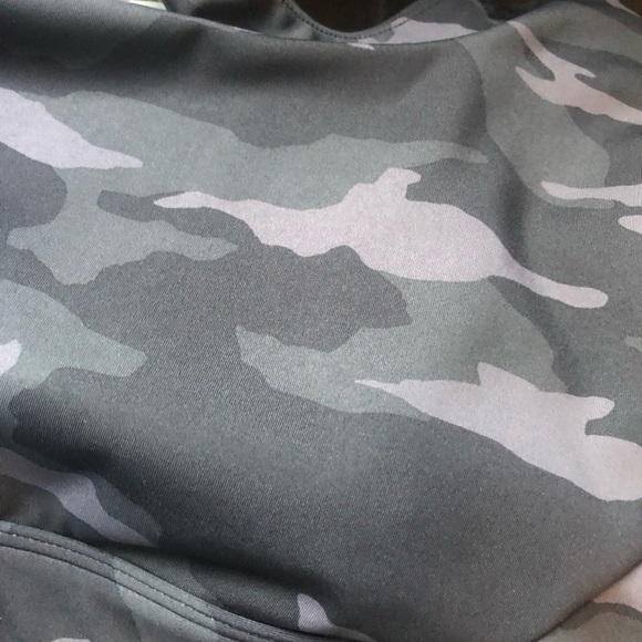 Athleta Ultimate CamomSports Bra-XS - Picture 7 of 7